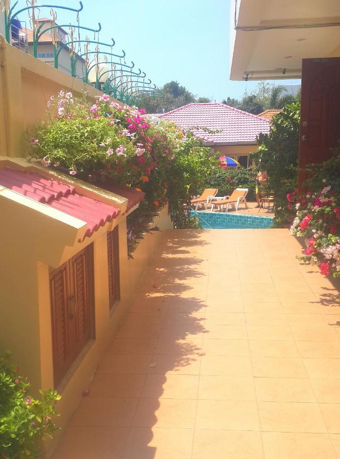 Butterfly Garden Boutique Residences Large Luxury Apts And Villas A Lifetsyle Destination By Neang, Everything You Need All Right Here 1-3 Bedrooms 110 To 190 Sq Mtrs, 2 Full Bathrooms, Rain Shower, Spa Bath, Bbq, Free Wifi, Staff 24-7, Close To Beac 芭達亞 外观 照片