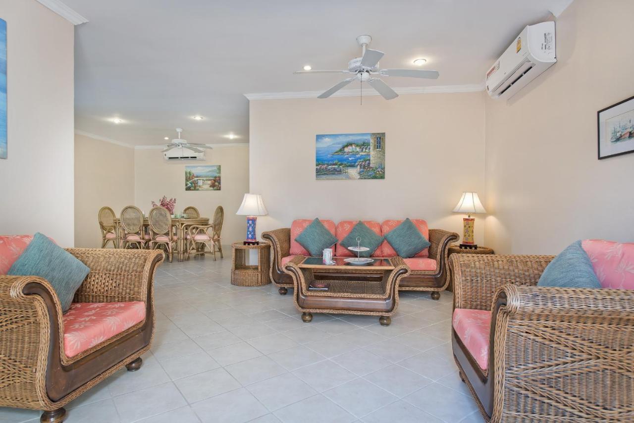 Butterfly Garden Boutique Residences Large Luxury Apts And Villas A Lifetsyle Destination By Neang, Everything You Need All Right Here 1-3 Bedrooms 110 To 190 Sq Mtrs, 2 Full Bathrooms, Rain Shower, Spa Bath, Bbq, Free Wifi, Staff 24-7, Close To Beac 芭達亞 外观 照片