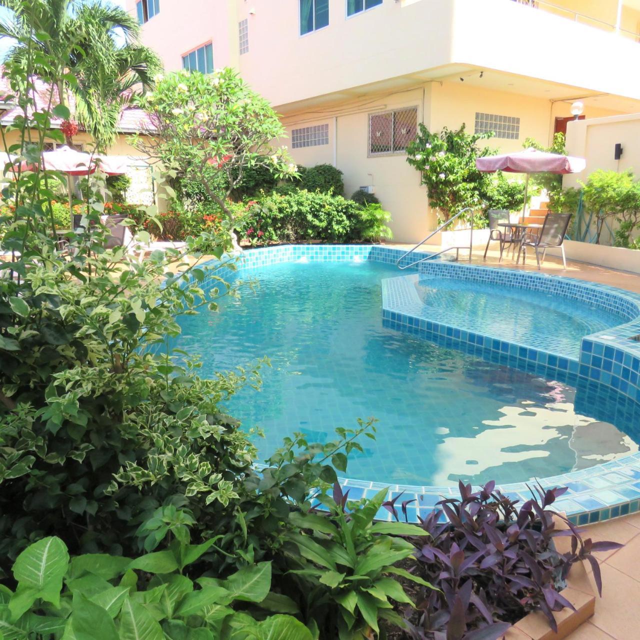 Butterfly Garden Boutique Residences Large Luxury Apts And Villas A Lifetsyle Destination By Neang, Everything You Need All Right Here 1-3 Bedrooms 110 To 190 Sq Mtrs, 2 Full Bathrooms, Rain Shower, Spa Bath, Bbq, Free Wifi, Staff 24-7, Close To Beac 芭達亞 外观 照片